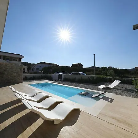 Homes4you Villa Kraj